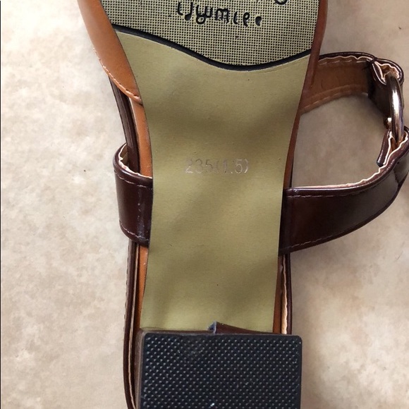 BNWOT Slingback Square Block Heels - Picture 8 of 8